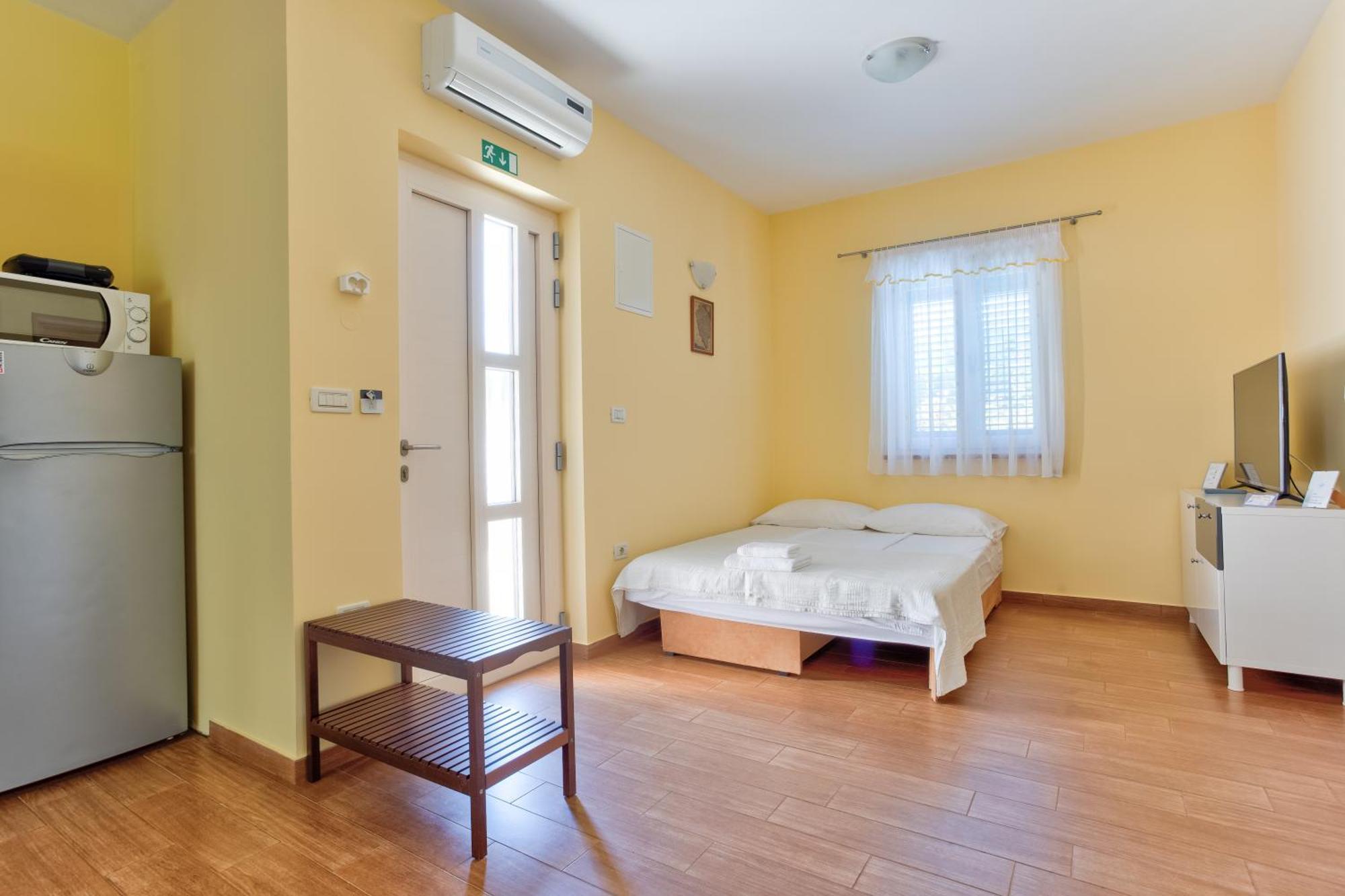 Apartment In Villa Moletto Seaside & Relax - 4 Guests Lovrečica Dış mekan fotoğraf
